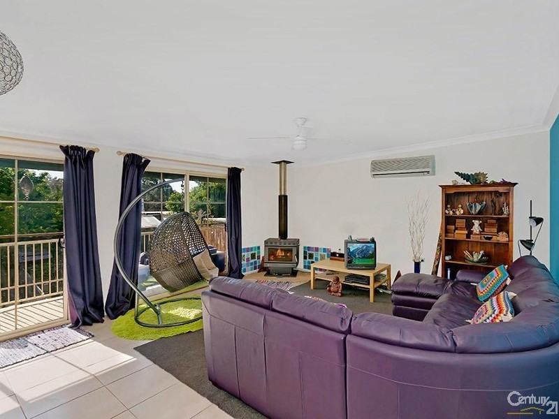 27 Laguna Parade, Berkeley Vale NSW 2261