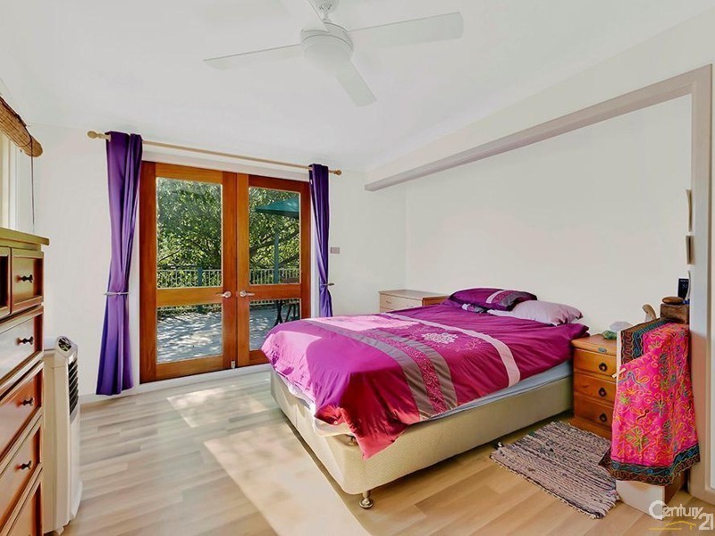 27 Laguna Parade, Berkeley Vale NSW 2261