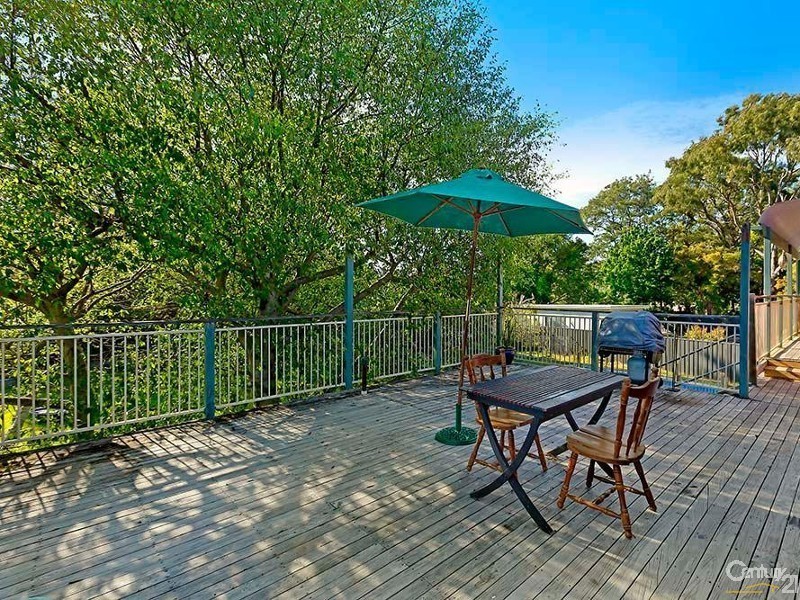 27 Laguna Parade, Berkeley Vale NSW 2261