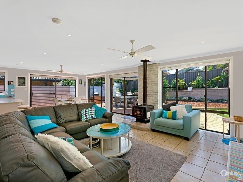 25 Waratah Street, Bateau Bay NSW 2261