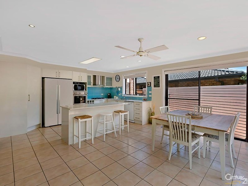 25 Waratah Street, Bateau Bay NSW 2261