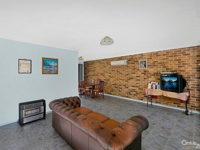 1/1 Hobbs Close, Bateau Bay NSW 2261