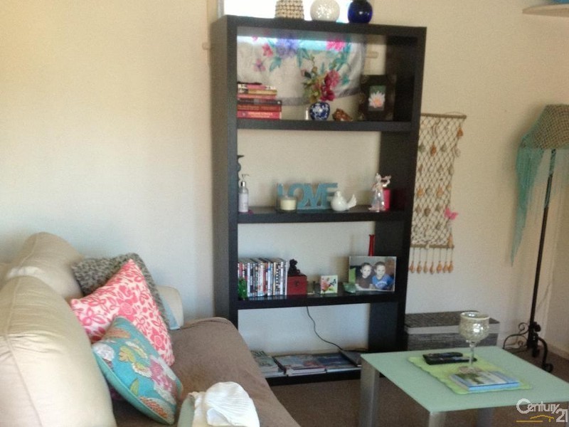 16 Elaine Avenue, Berkeley Vale NSW 2261