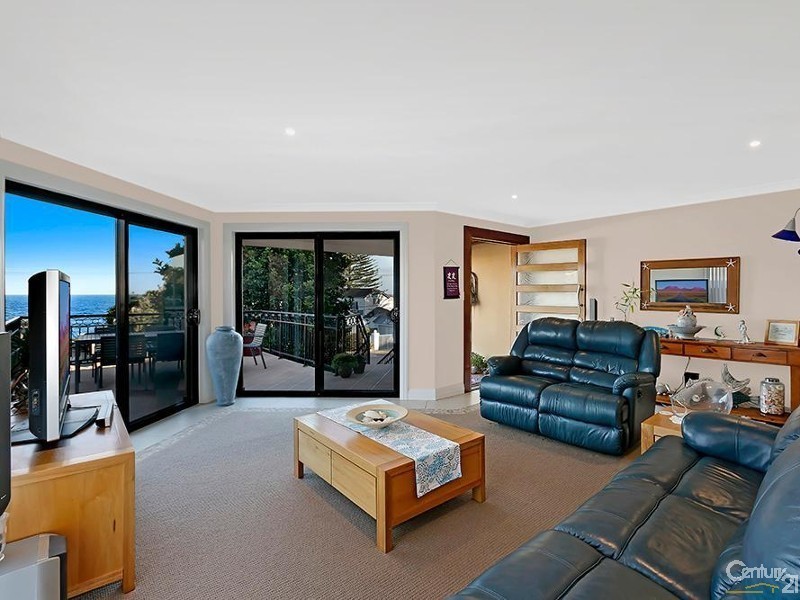 25 Werrina Parade, Blue Bay NSW 2261