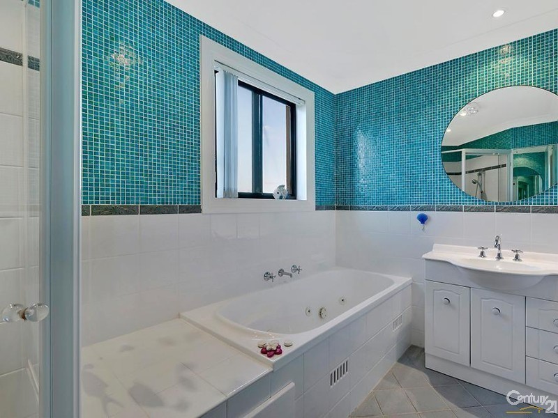 25 Werrina Parade, Blue Bay NSW 2261