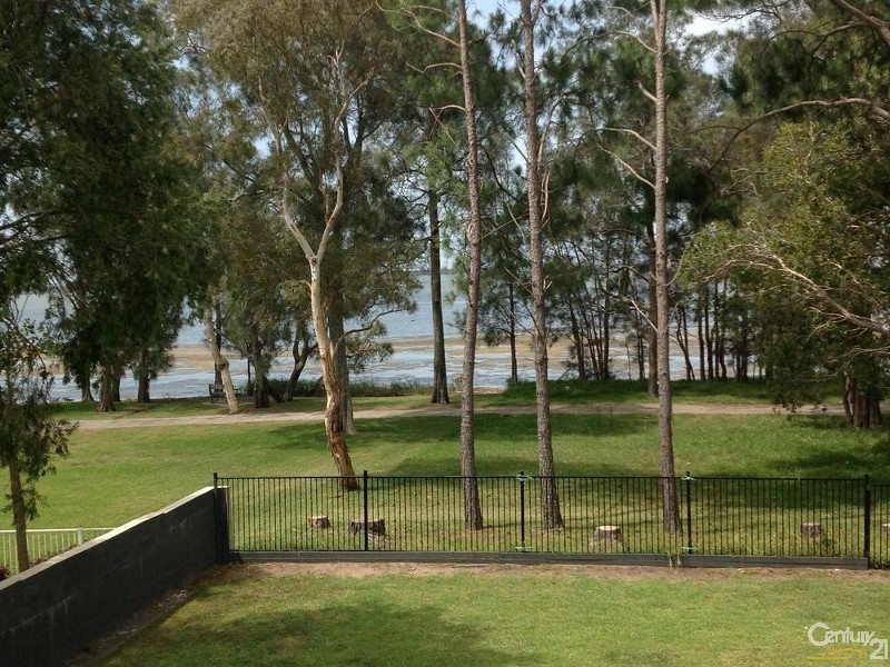 41 Lakedge Avenue, Berkeley Vale NSW 2261