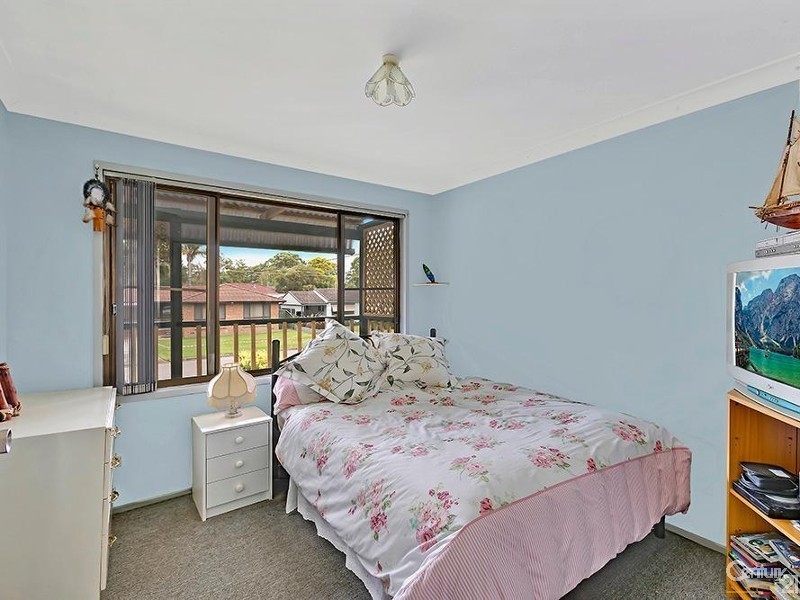 7 Penguin Road, Blue Haven NSW 2262