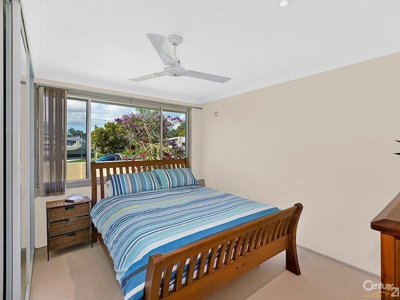 3 Hazel Close, Berkeley Vale NSW 2261