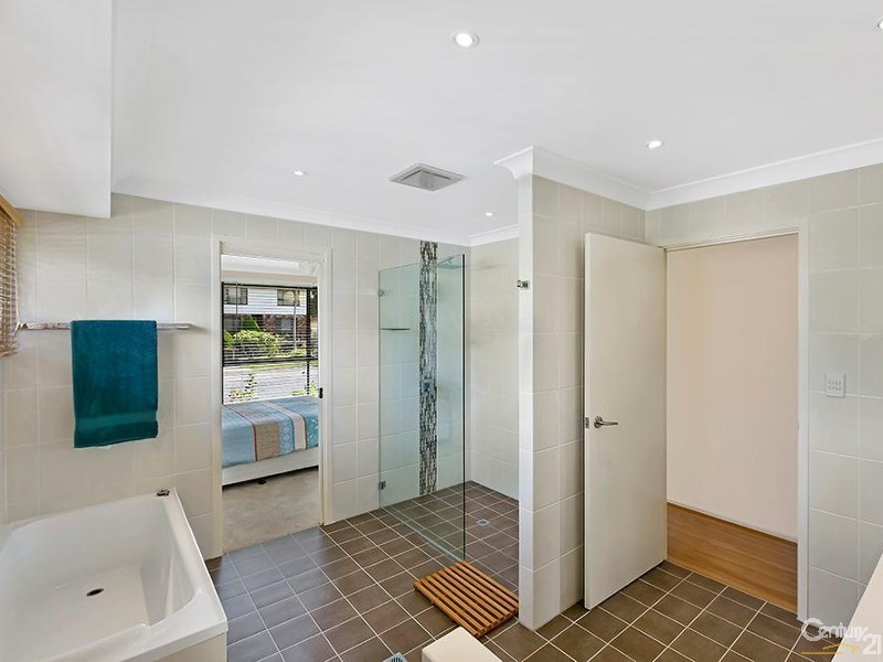 24 Lakeside Parade, The Entrance NSW 2261