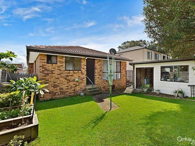 24 Lakeside Parade, The Entrance NSW 2261