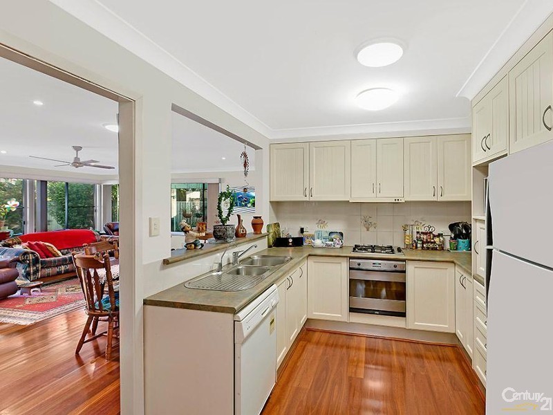 16 Erin Avenue, Berkeley Vale NSW 2261
