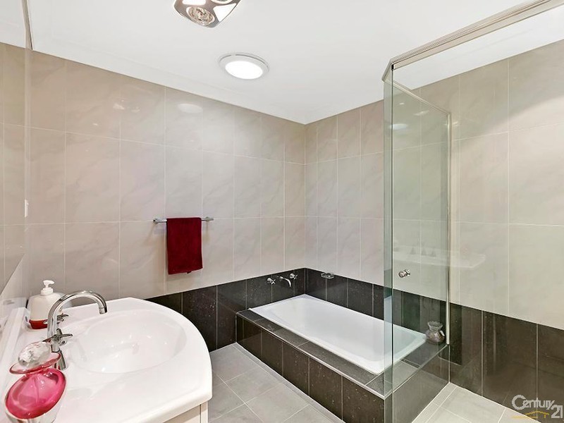 16 Erin Avenue, Berkeley Vale NSW 2261