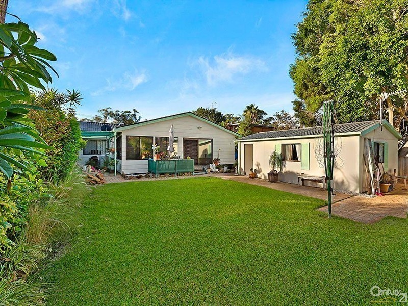 16 Erin Avenue, Berkeley Vale NSW 2261