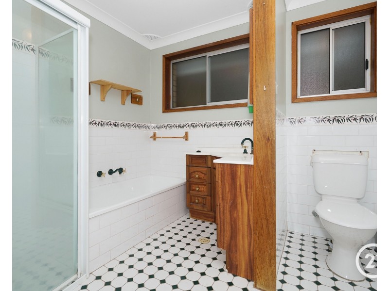 13 Audie Pde, Berkeley Vale NSW 2261