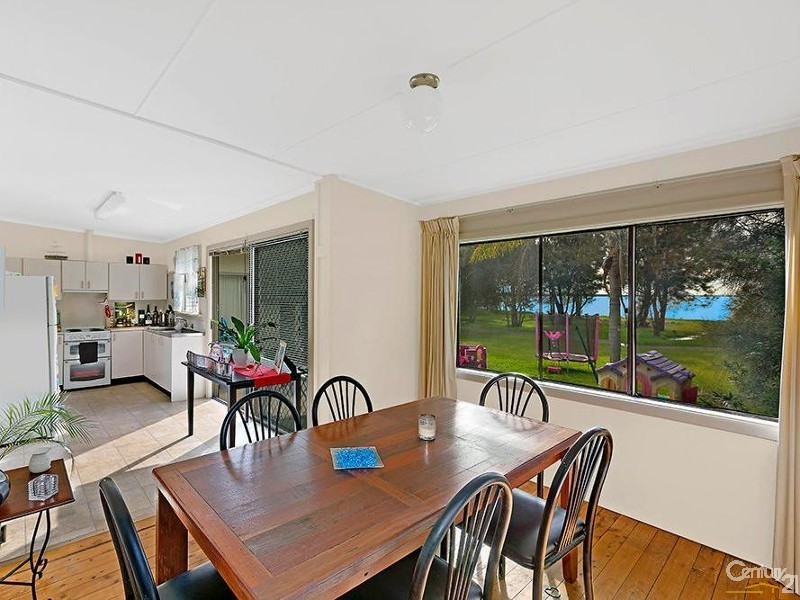 1 The Peninsula, Killarney Vale NSW 2261