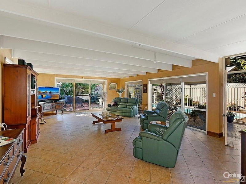 67 Kerry Crescent, Berkeley Vale NSW 2261