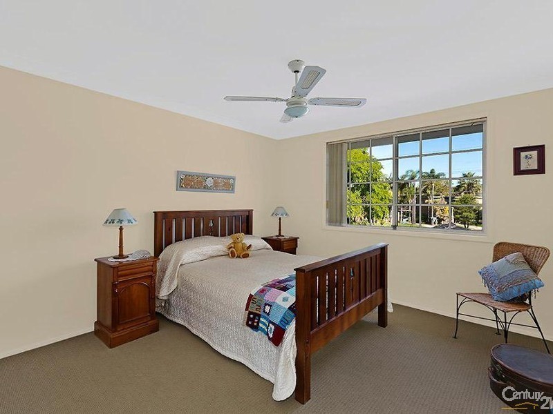 67 Kerry Crescent, Berkeley Vale NSW 2261