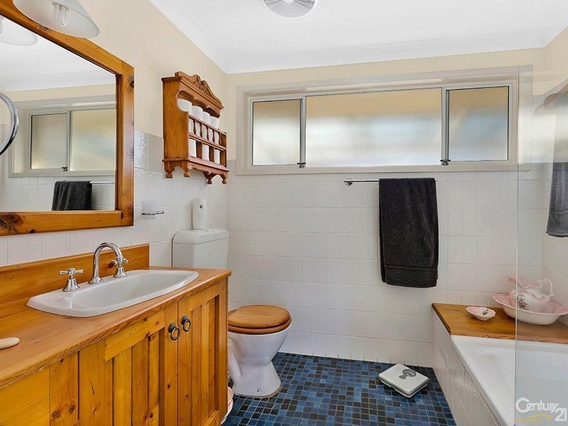 67 Kerry Crescent, Berkeley Vale NSW 2261
