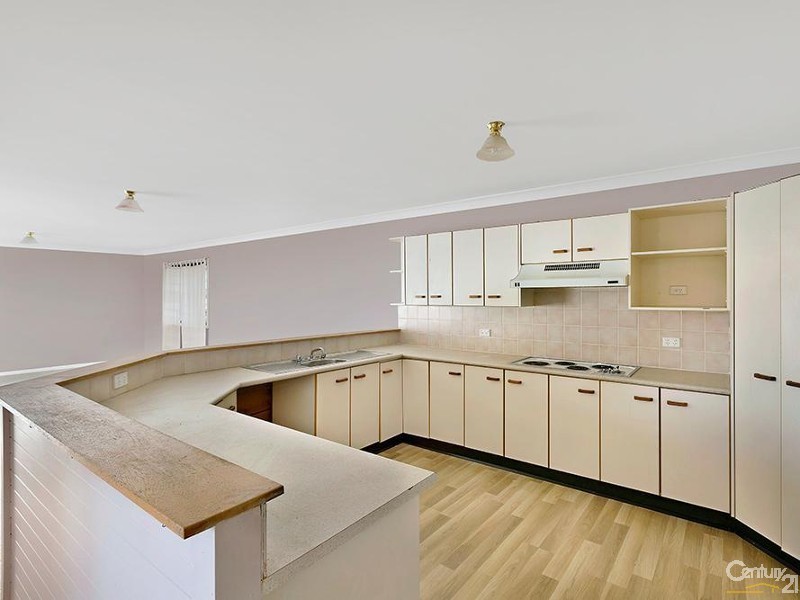 35 Clare Crescent, Berkeley Vale NSW 2261