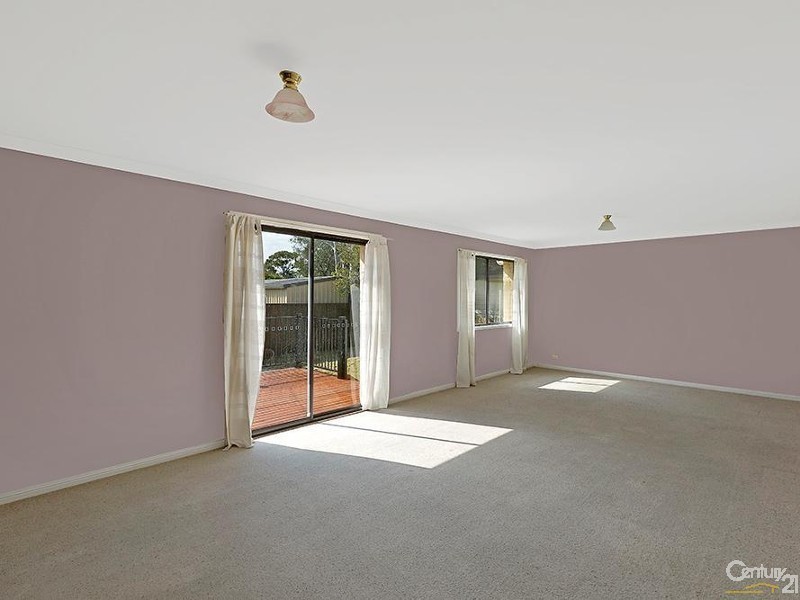 35 Clare Crescent, Berkeley Vale NSW 2261