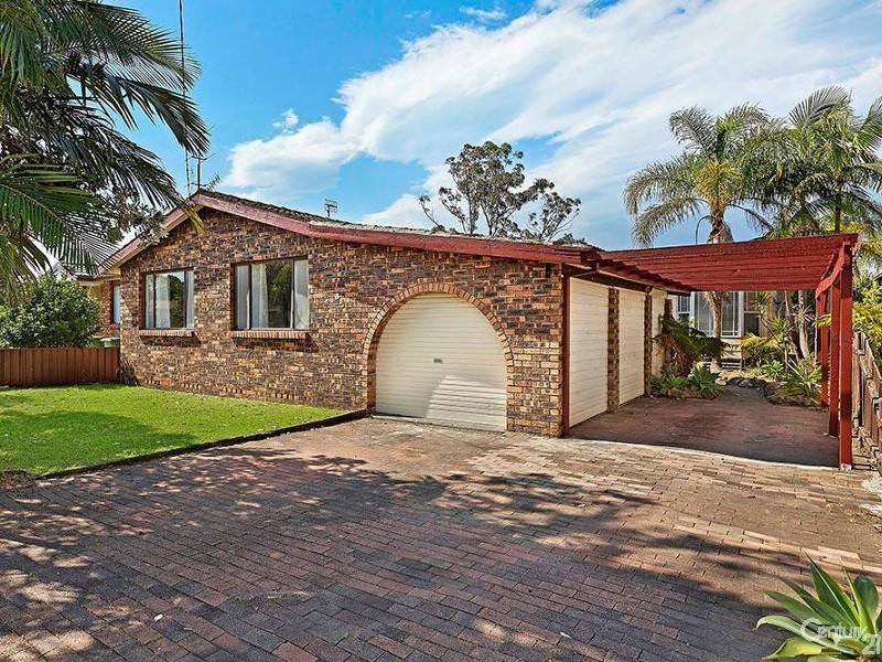 35 Clare Crescent, Berkeley Vale NSW 2261