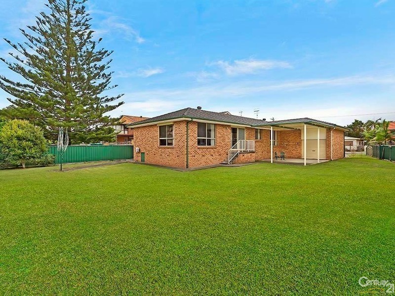 13 Stewart St, The Entrance North NSW 2261