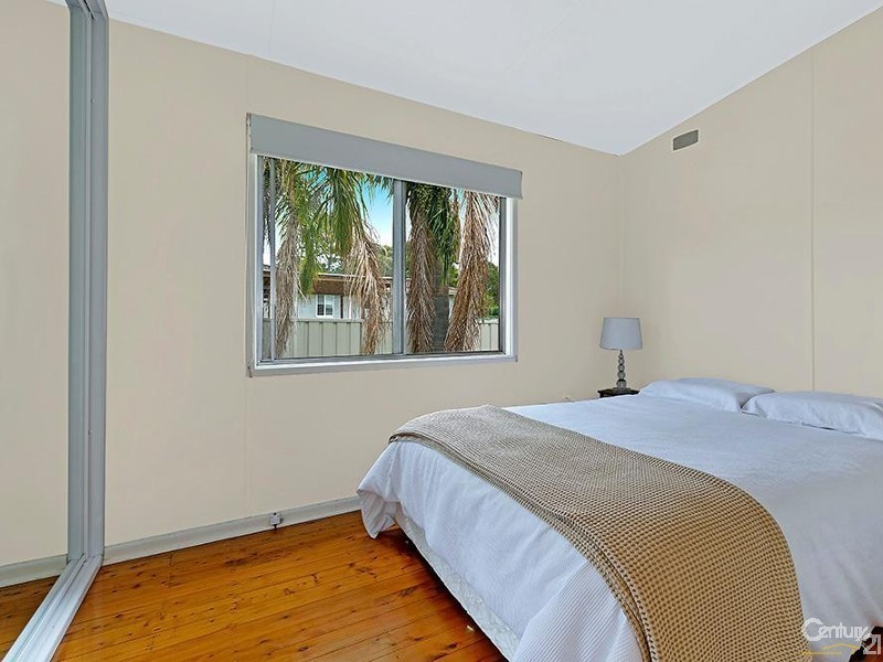 17 Emerald Place, Berkeley Vale NSW 2261