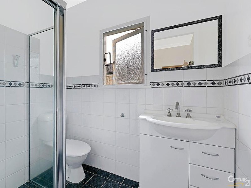 17 Emerald Place, Berkeley Vale NSW 2261