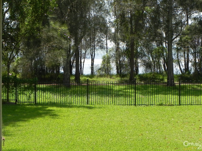 65 Lakedge Ave, Berkeley Vale NSW 2261