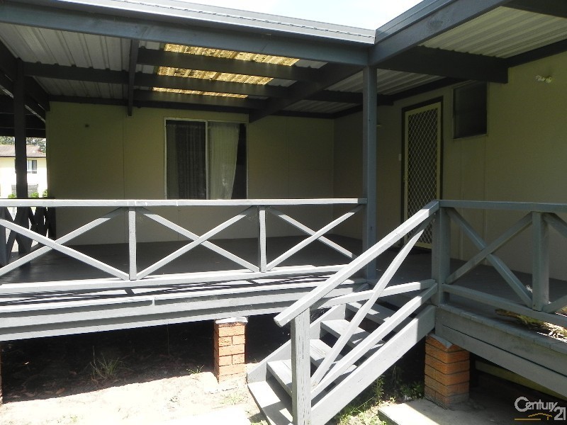 65 Lakedge Ave, Berkeley Vale NSW 2261