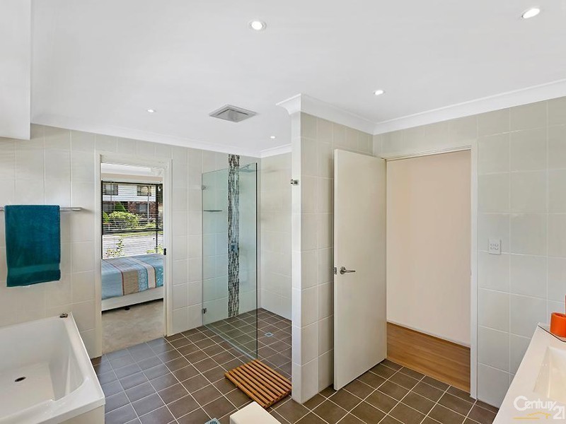 24 Lakeside Parade, The Entrance NSW 2261