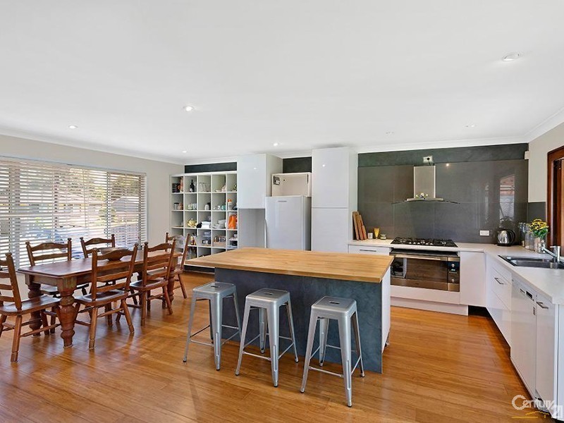 27 Platypus Cres, Berkeley Vale NSW 2261