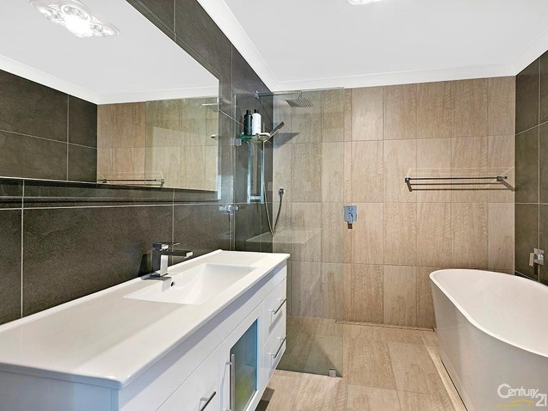 27 Platypus Cres, Berkeley Vale NSW 2261