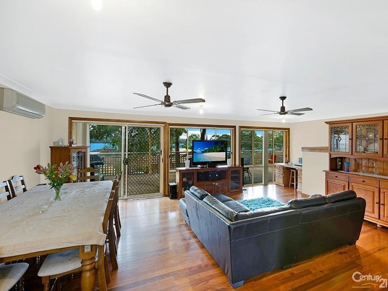 39 Winbin Crescent, Gwandalan NSW 2259