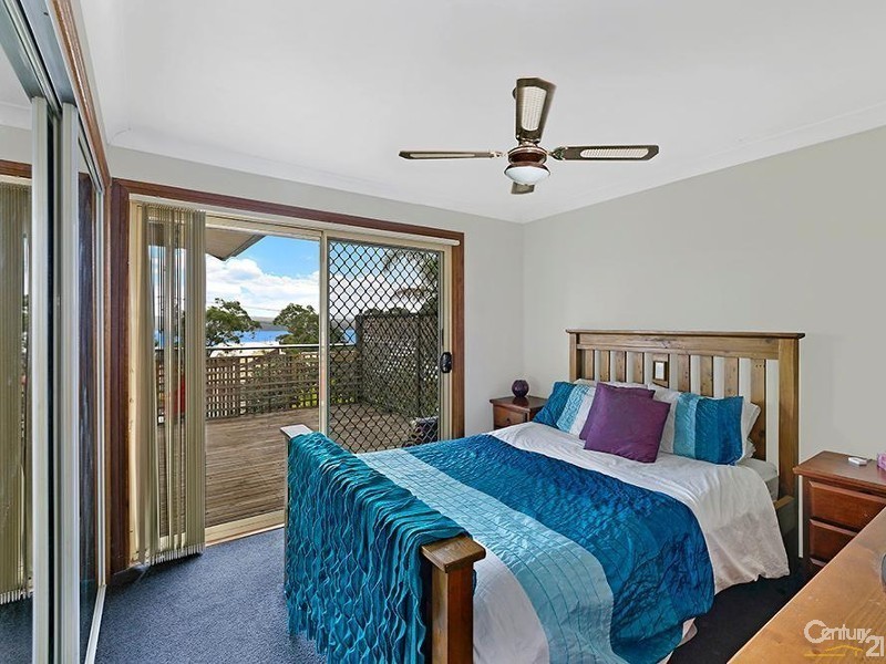 39 Winbin Crescent, Gwandalan NSW 2259