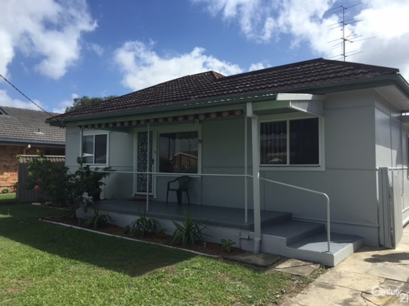 74 Thompson St, Long Jetty NSW 2261