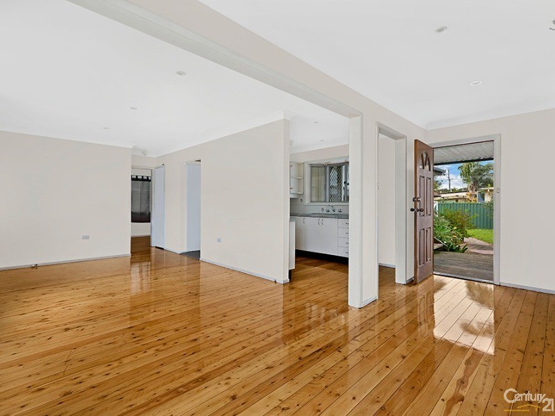 38 Buckingham Road, Berkeley Vale NSW 2261