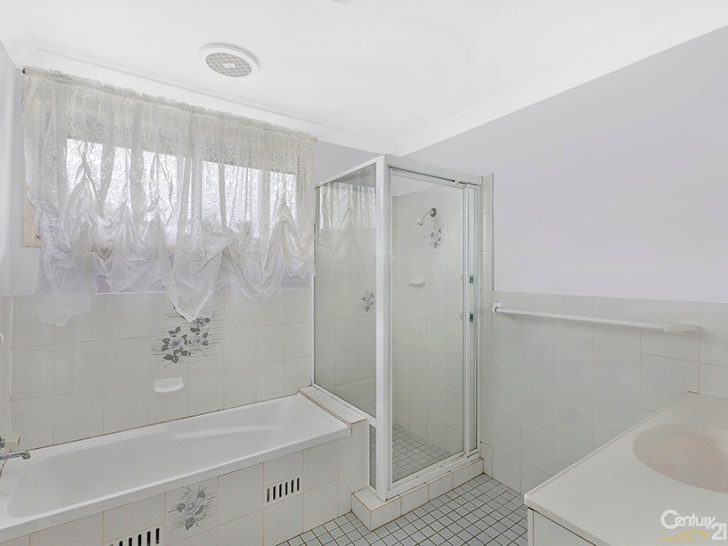 38 Buckingham Road, Berkeley Vale NSW 2261