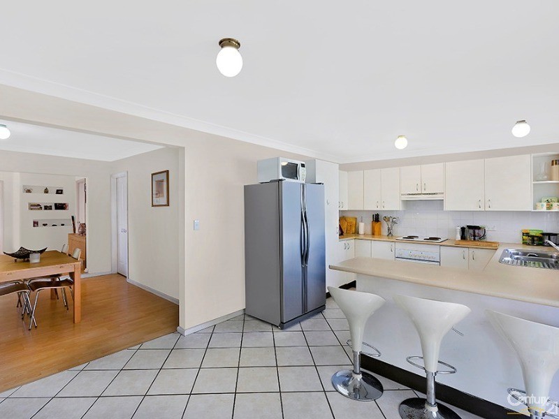 18 Kurraba Parade, Berkeley Vale NSW 2261