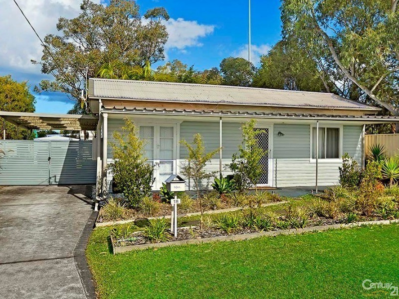 18 Kurraba Parade, Berkeley Vale NSW 2261