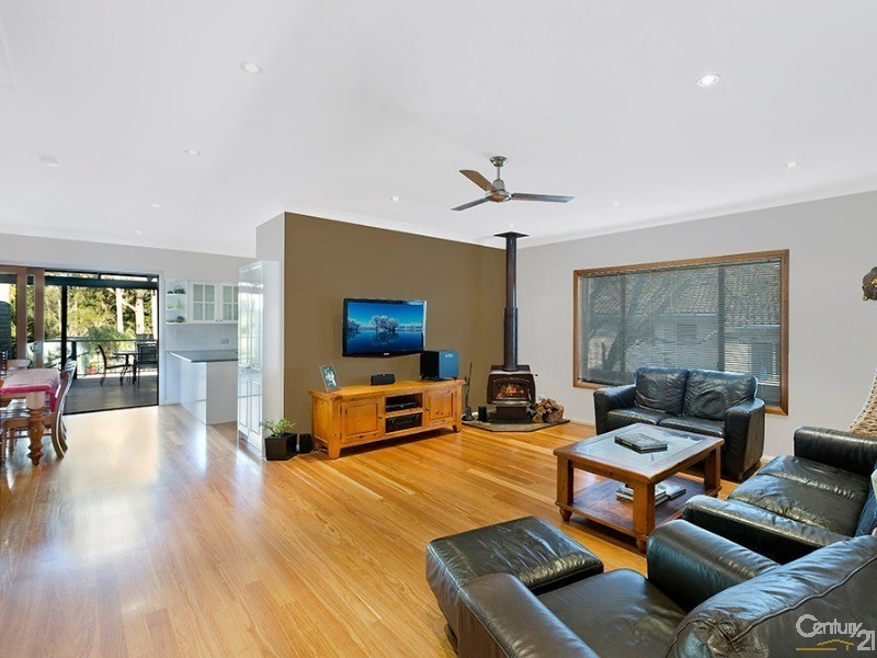 13 Lakedge Avenue, Berkeley Vale NSW 2261