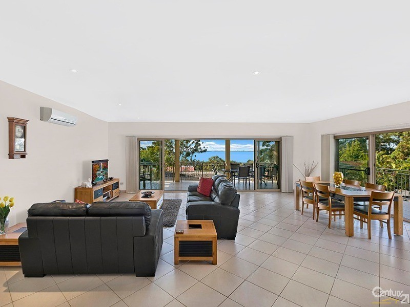 25 Kenmare Avenue, Berkeley Vale NSW 2261