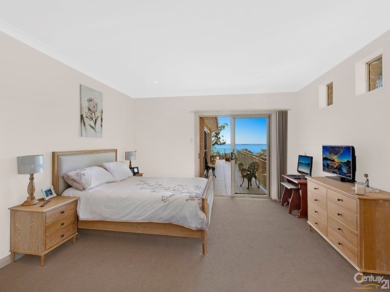 25 Kenmare Avenue, Berkeley Vale NSW 2261