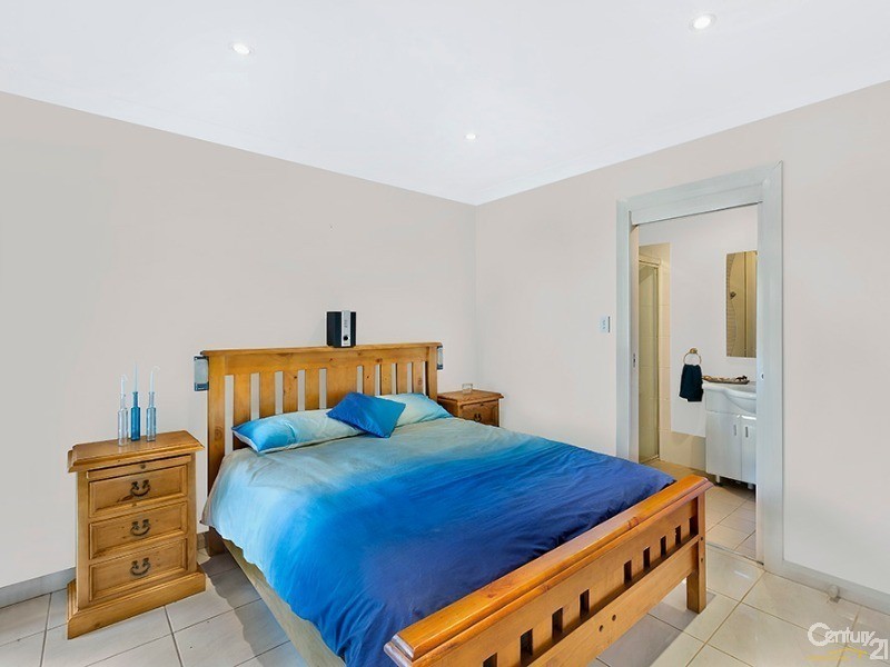 25 Kenmare Avenue, Berkeley Vale NSW 2261
