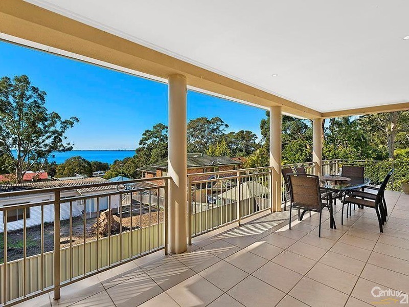 25 Kenmare Avenue, Berkeley Vale NSW 2261