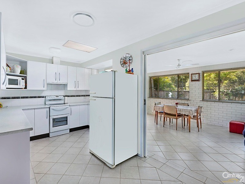 3 Loxley Close, Berkeley Vale NSW 2261