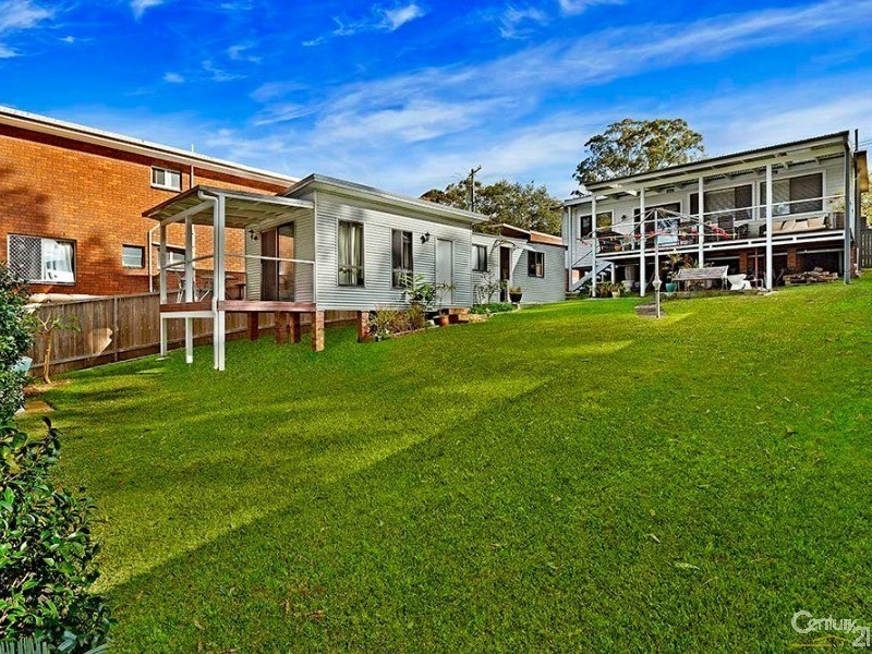 3 Kenmare Avenue, Berkeley Vale NSW 2261