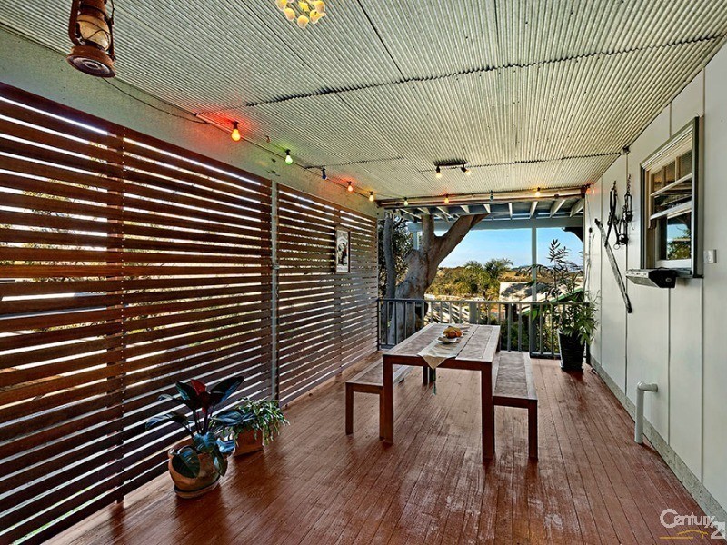 1 Valley View Road, Bateau Bay NSW 2261