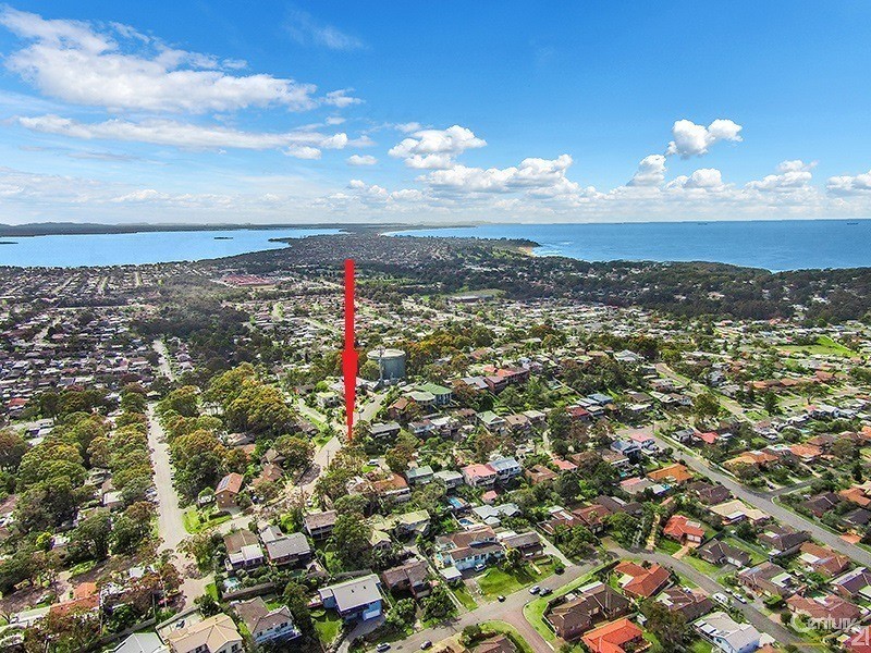 1 Valley View Road, Bateau Bay NSW 2261