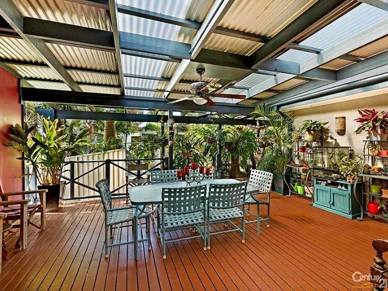 4 Lamb Close, Bateau Bay NSW 2261